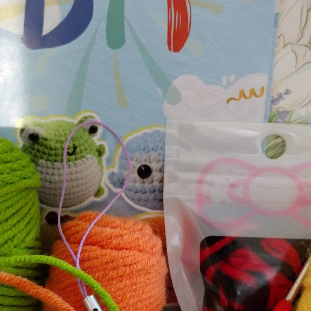 Beginner Crochet Kit - Multicolor - Picture 3 of 5